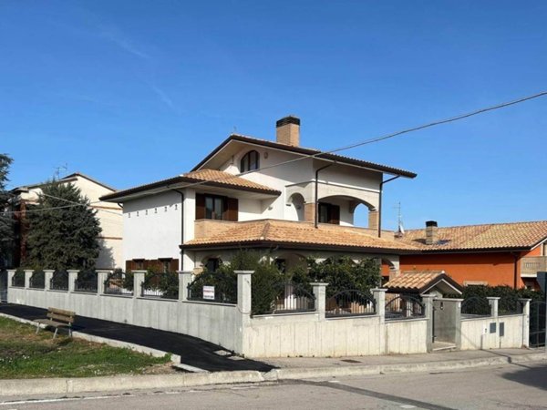 casa indipendente in vendita a Treglio