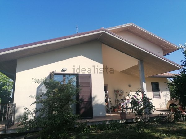 casa indipendente in vendita a Treglio in zona Sacchetti