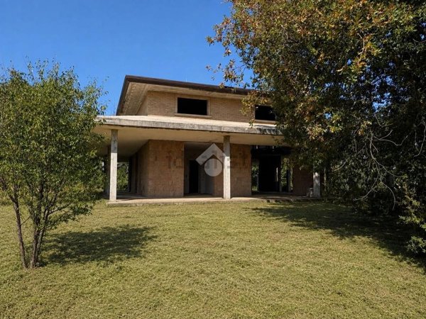 casa indipendente in vendita a Treglio in zona San Giorgio
