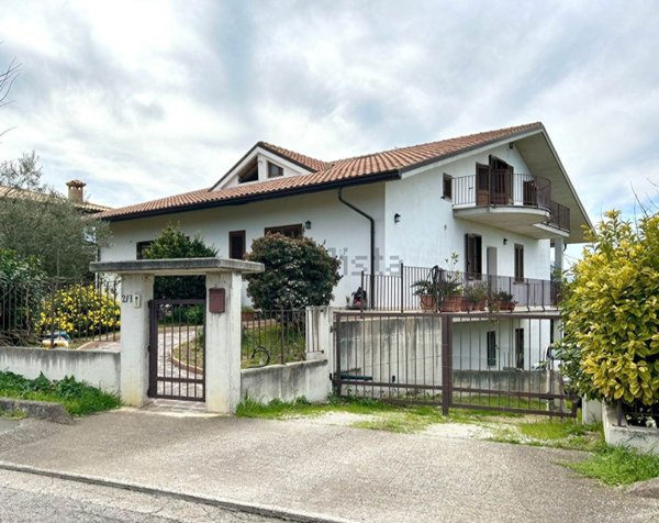 casa indipendente in vendita a Treglio in zona San Giorgio
