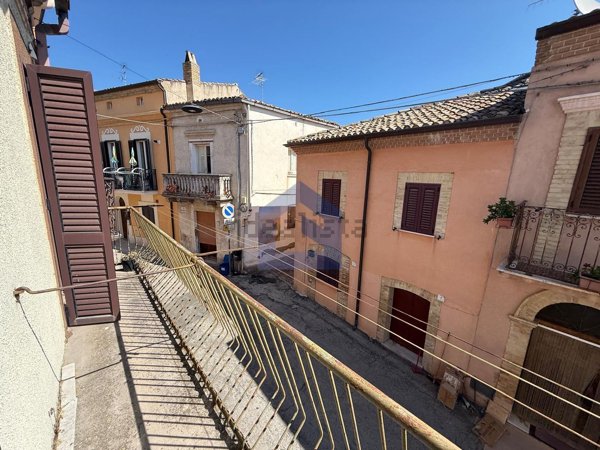 casa indipendente in vendita a Treglio in zona Sacchetti