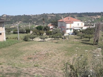 terreno edificabile in vendita a Vacri