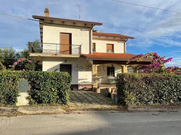 casa indipendente in vendita a Vacri in zona San Vincenzo