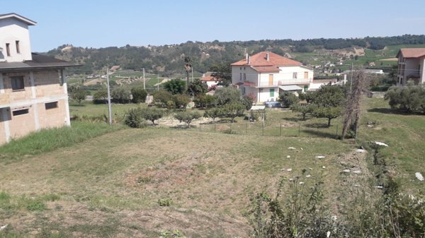 terreno edificabile in vendita a Vacri