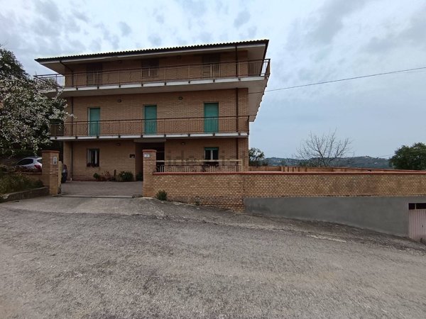 appartamento in vendita a Vacri in zona Sant'Agata