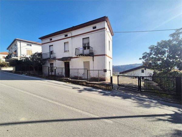 casa indipendente in vendita a Vacri