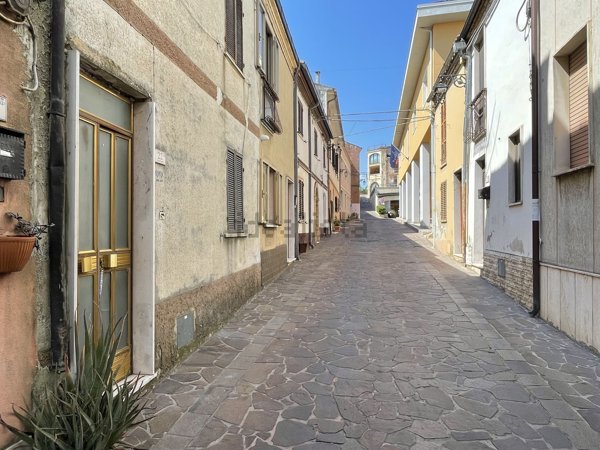 pentavano in vendita a Vacri