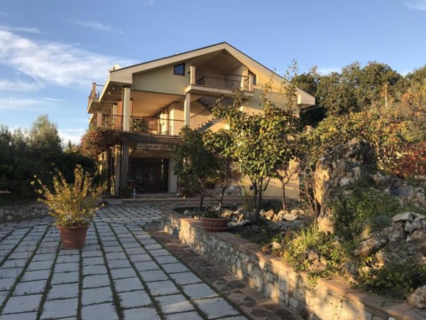 casa indipendente in vendita a Vasto in zona Villa De Nardis