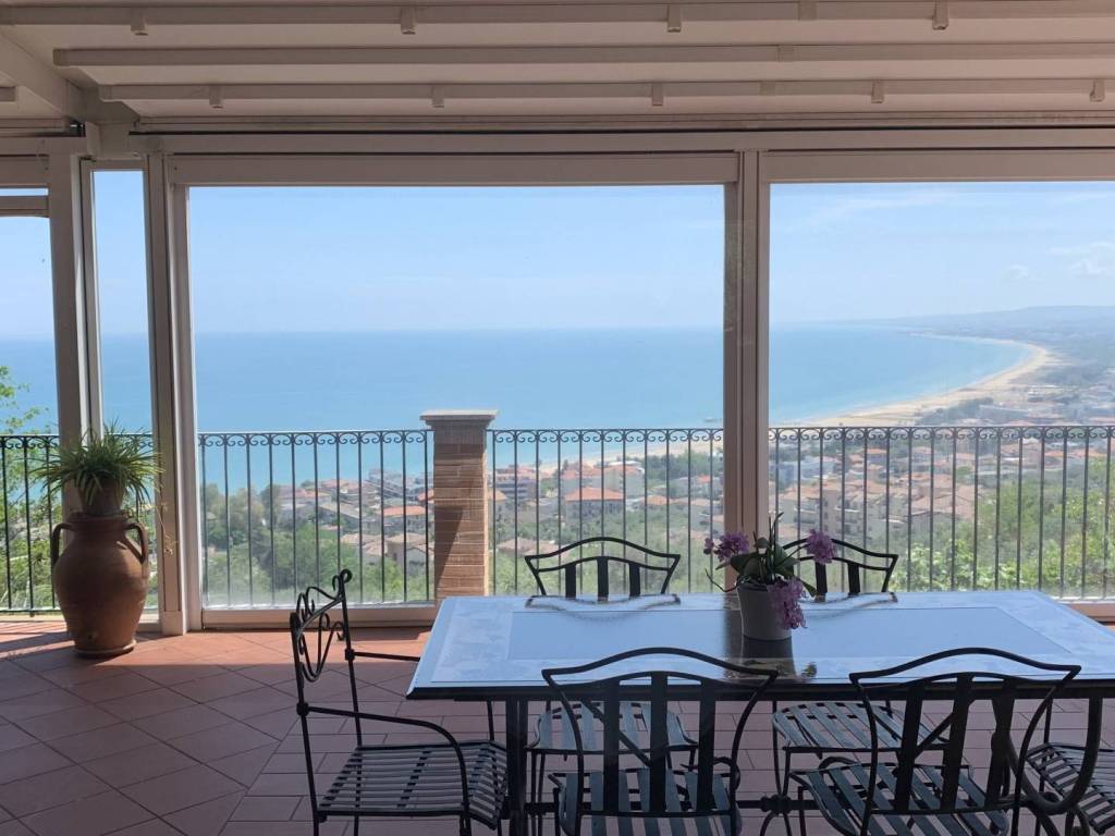 casa indipendente in vendita a Vasto