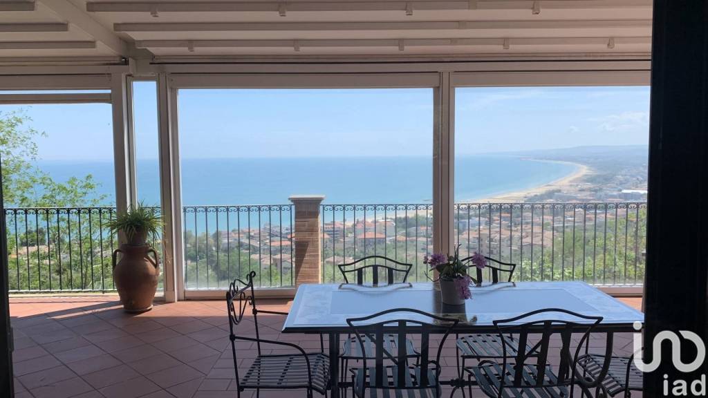 casa indipendente in vendita a Vasto