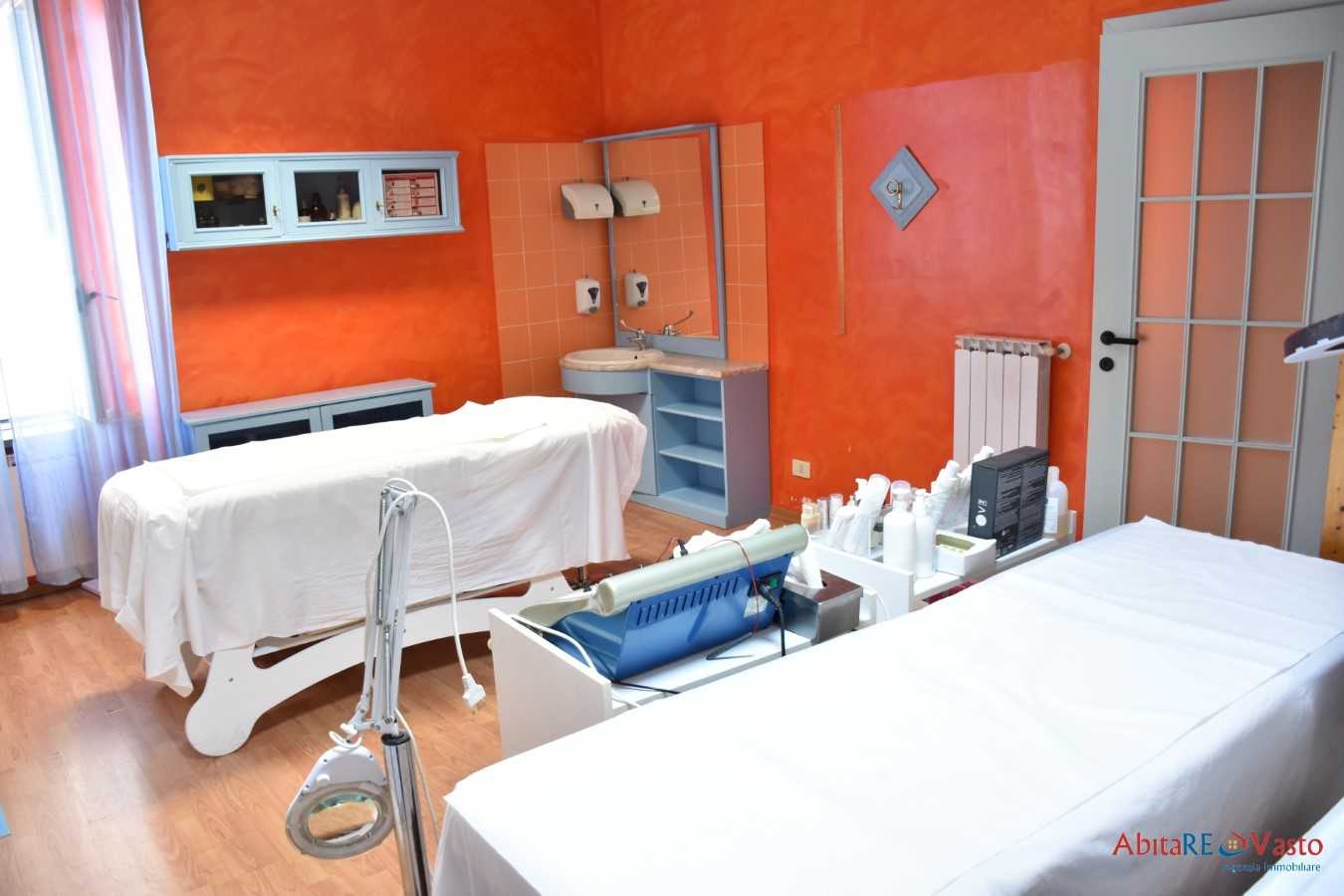 locale di sgombero in vendita a Vasto