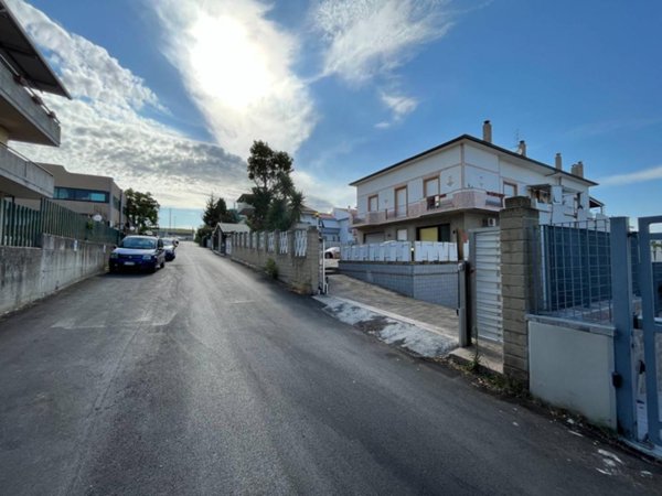 negozio in vendita a Vasto in zona Incoronata