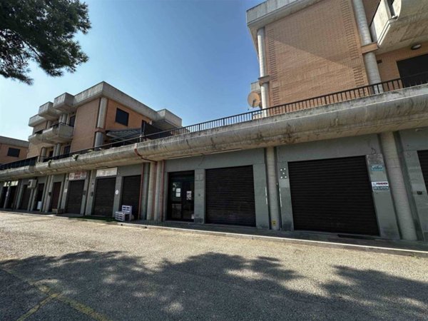 negozio in vendita a Vasto in zona Marina