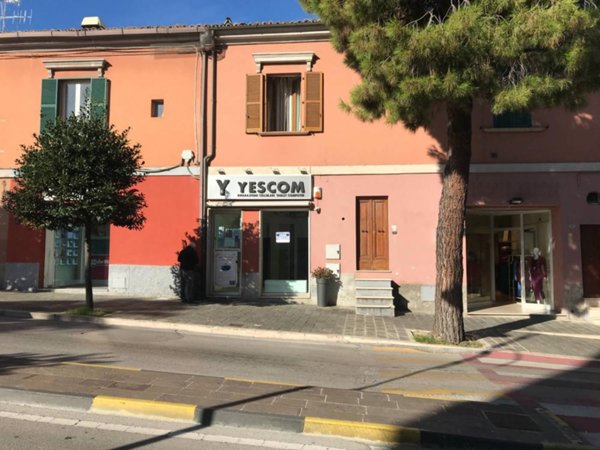 locale commerciale in vendita a Vasto