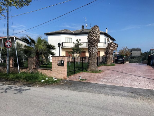 casa indipendente in vendita a Vasto in zona Pagliarelli