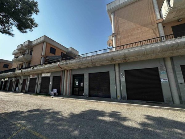 locale commerciale in vendita a Vasto in zona Marina