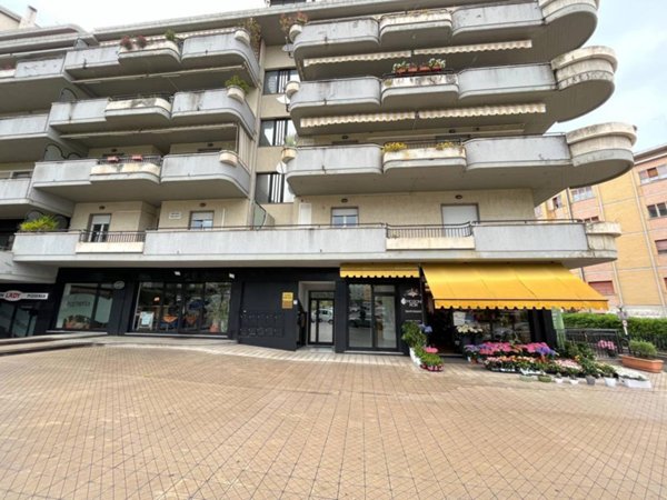 locale commerciale in vendita a Vasto