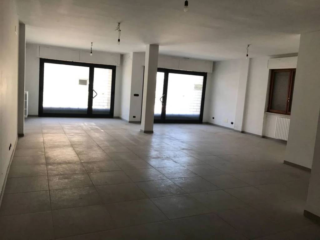 negozio in vendita a Vasto