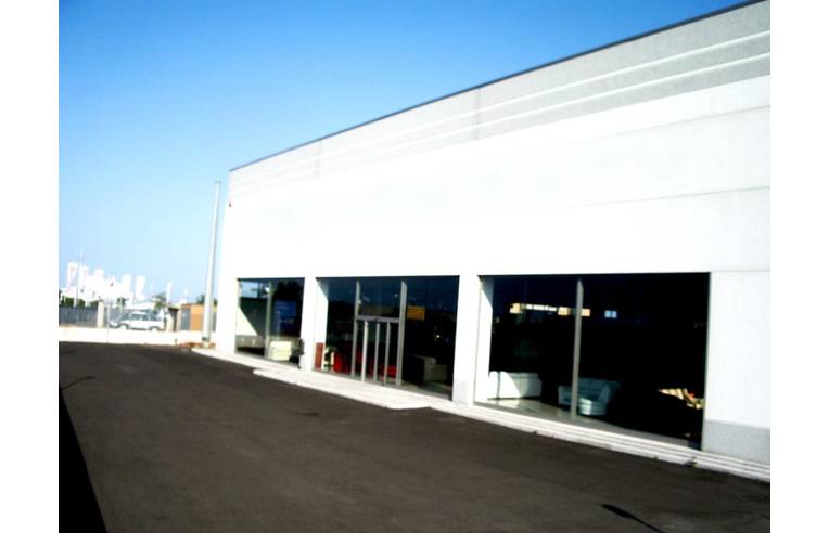 capannone in vendita a Vasto in zona Pagliarelli