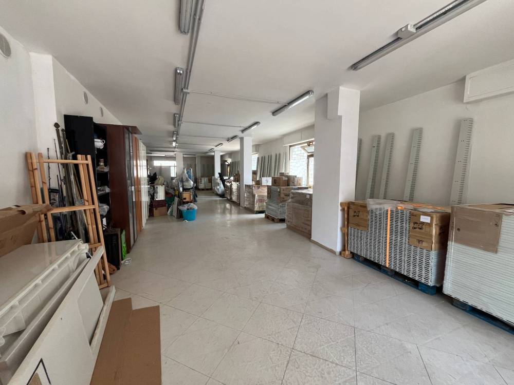 locale commerciale in vendita a Vasto