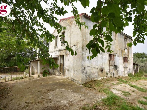 casa indipendente in vendita a Vasto in zona Villa De Nardis