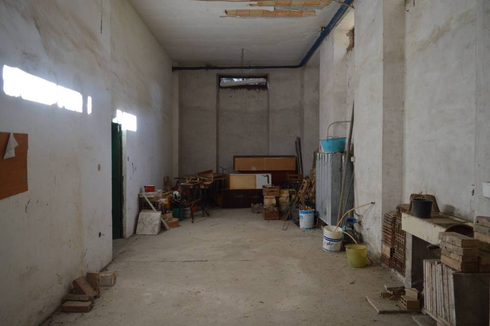 locale di sgombero in vendita a Vasto
