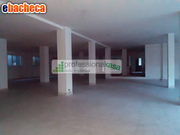 locale commerciale in vendita a Vasto
