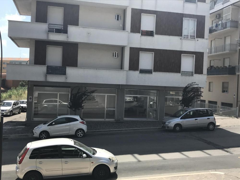 negozio in vendita a Vasto
