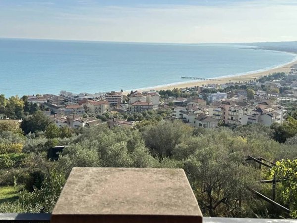 casa indipendente in vendita a Vasto in zona Marina