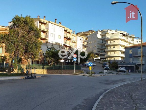 locale di sgombero in vendita a Vasto