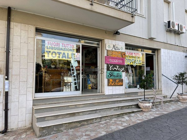 locale commerciale in vendita a Vasto