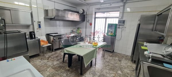 locale commerciale in vendita a Vasto