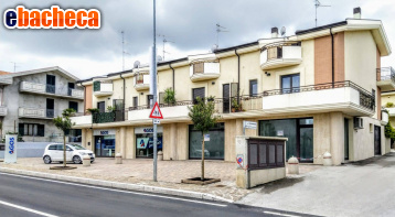 locale commerciale in vendita a Vasto in zona Incoronata