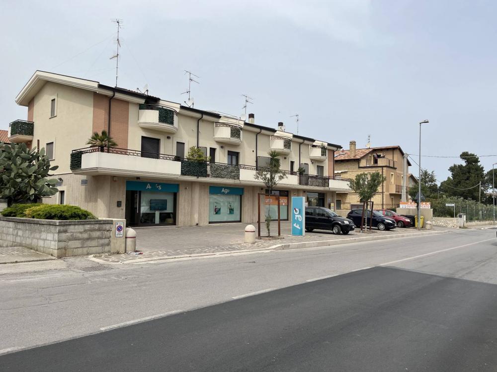 locale commerciale in vendita a Vasto in zona Incoronata