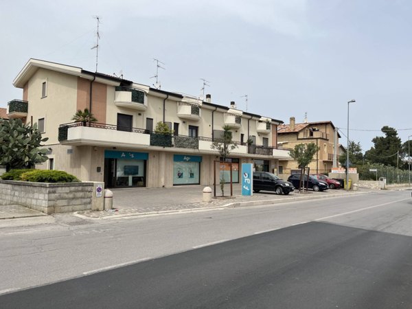 locale commerciale in vendita a Vasto in zona Incoronata