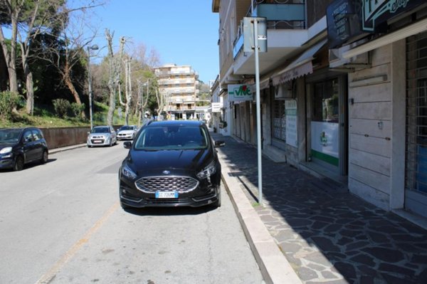 negozio in vendita a Vasto in zona Marina