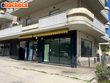 locale commerciale in vendita a Vasto