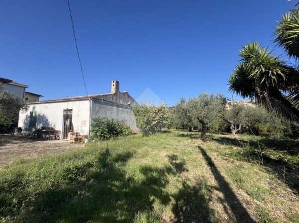 casa indipendente in vendita a Vasto in zona Montevecchio
