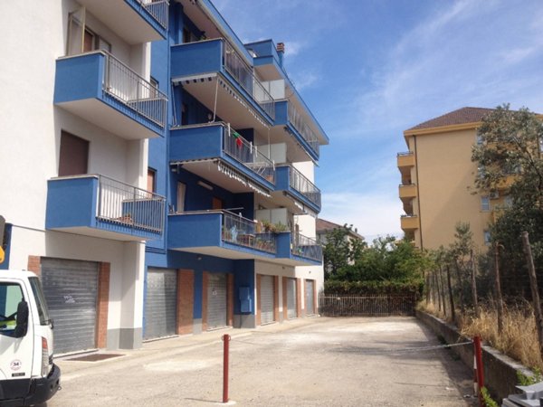 locale commerciale in vendita a Vasto