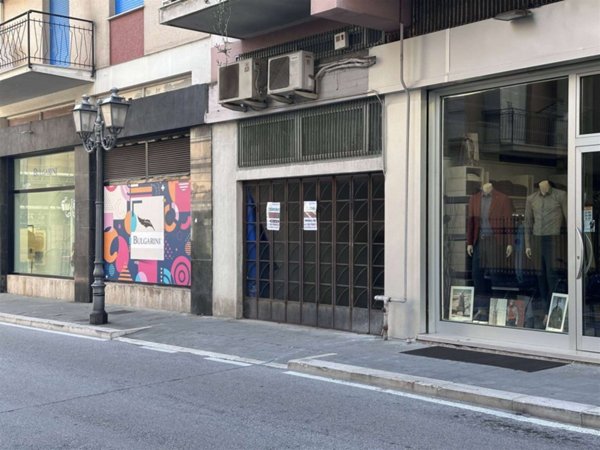 locale di sgombero in vendita a Vasto