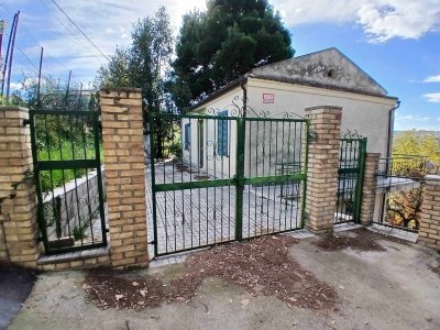 casa indipendente in vendita a Vasto in zona Villa De Nardis