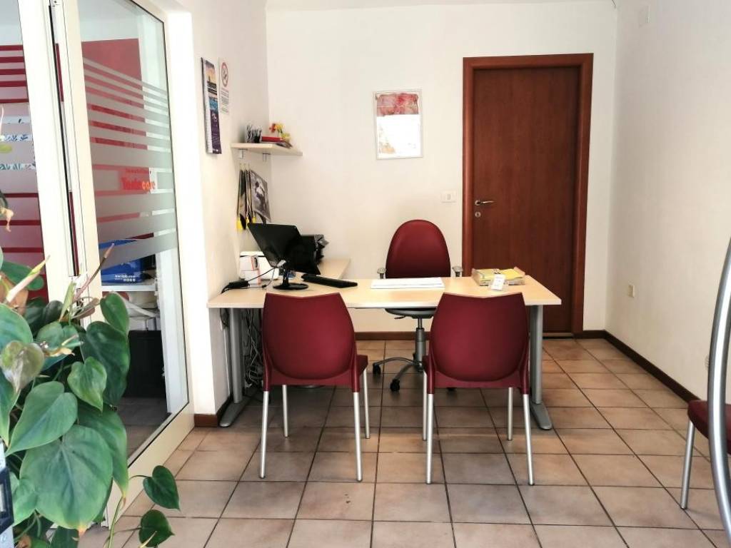locale commerciale in vendita a Vasto