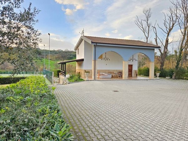 casa indipendente in vendita a Vasto