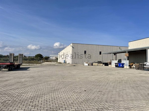 capannone in vendita a Vasto in zona Marina