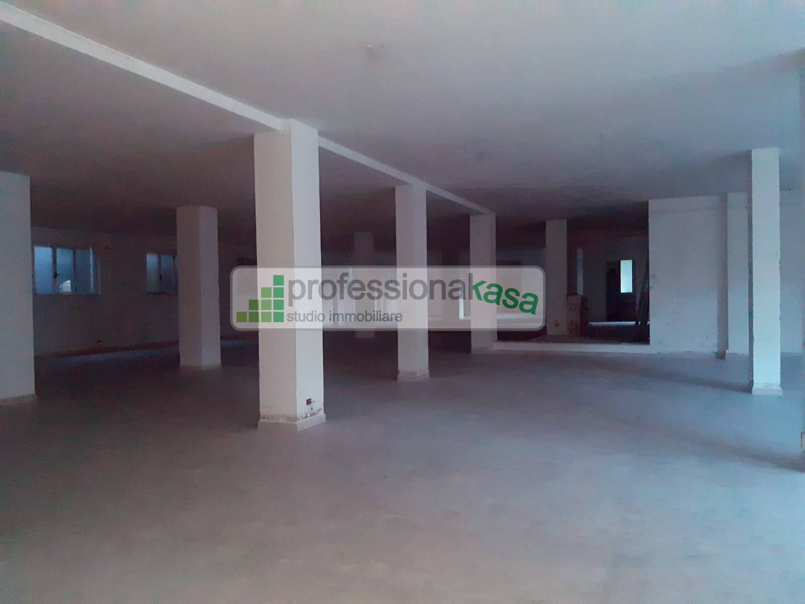 locale commerciale in vendita a Vasto