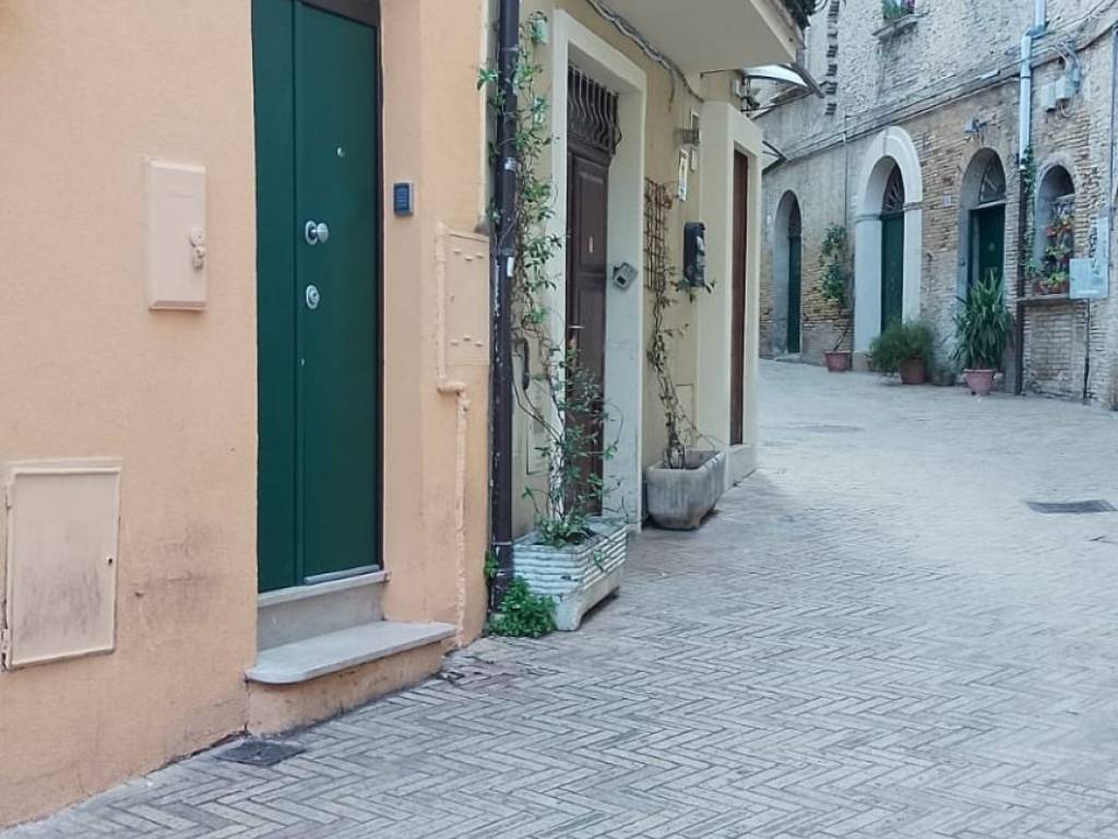 negozio in vendita a Vasto