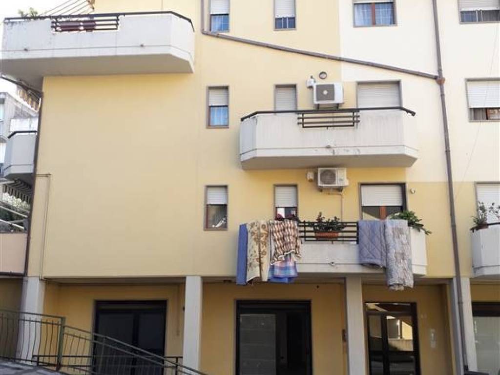 negozio in vendita a Vasto