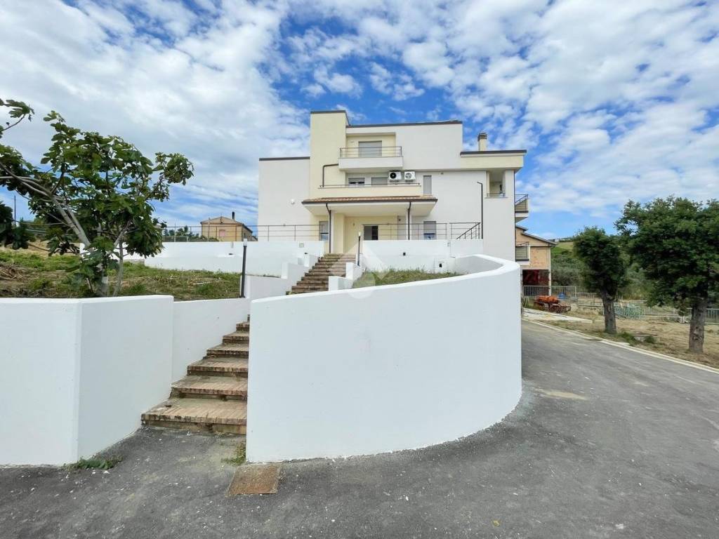 intera palazzina in vendita a Vasto in zona Marina