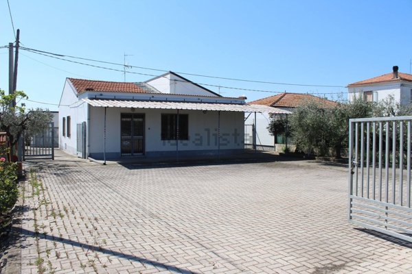 casa indipendente in vendita a Vasto in zona Lebba
