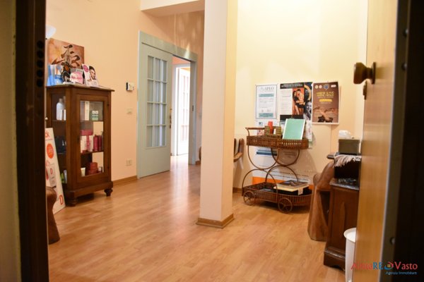 locale commerciale in vendita a Vasto